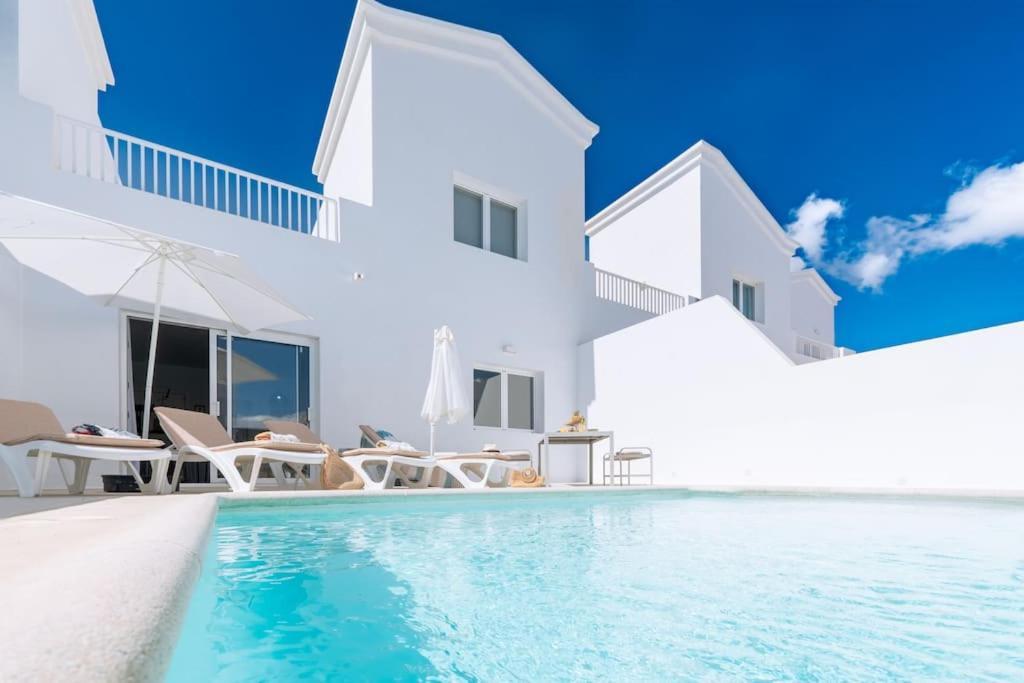 Casa Lolalo - Modern Villa With Pool, 15Min Walk To Marina Rubicon プラヤ・ブランカ エクステリア 写真