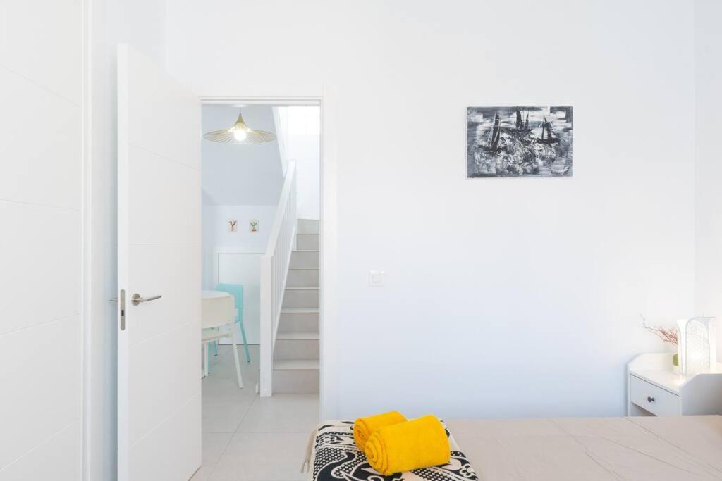Casa Lolalo - Modern Villa With Pool, 15Min Walk To Marina Rubicon プラヤ・ブランカ エクステリア 写真