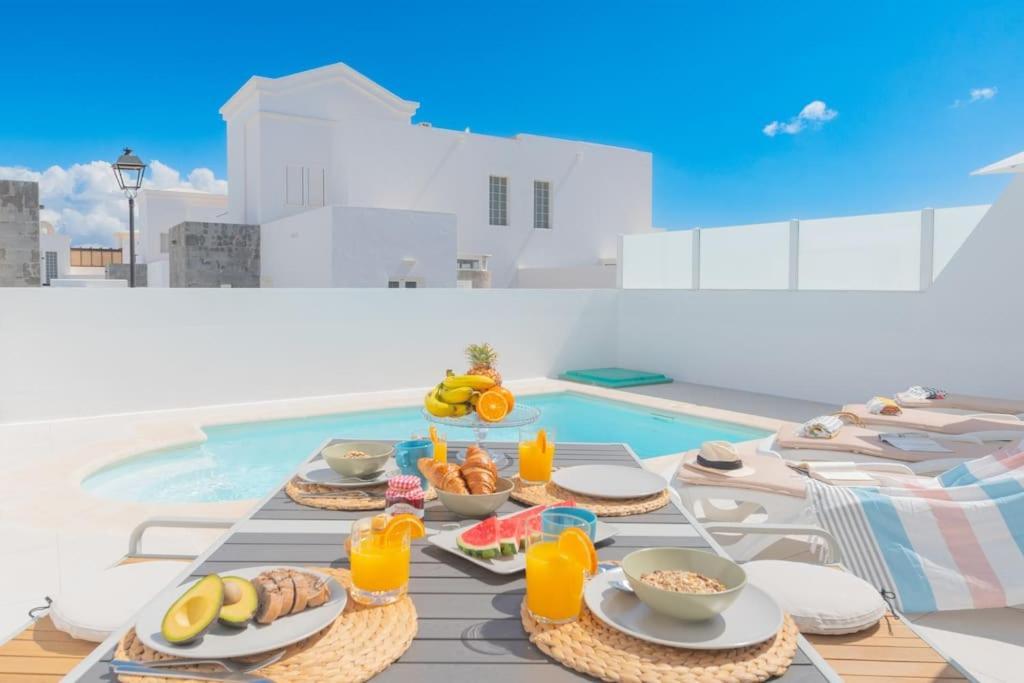 Casa Lolalo - Modern Villa With Pool, 15Min Walk To Marina Rubicon プラヤ・ブランカ エクステリア 写真