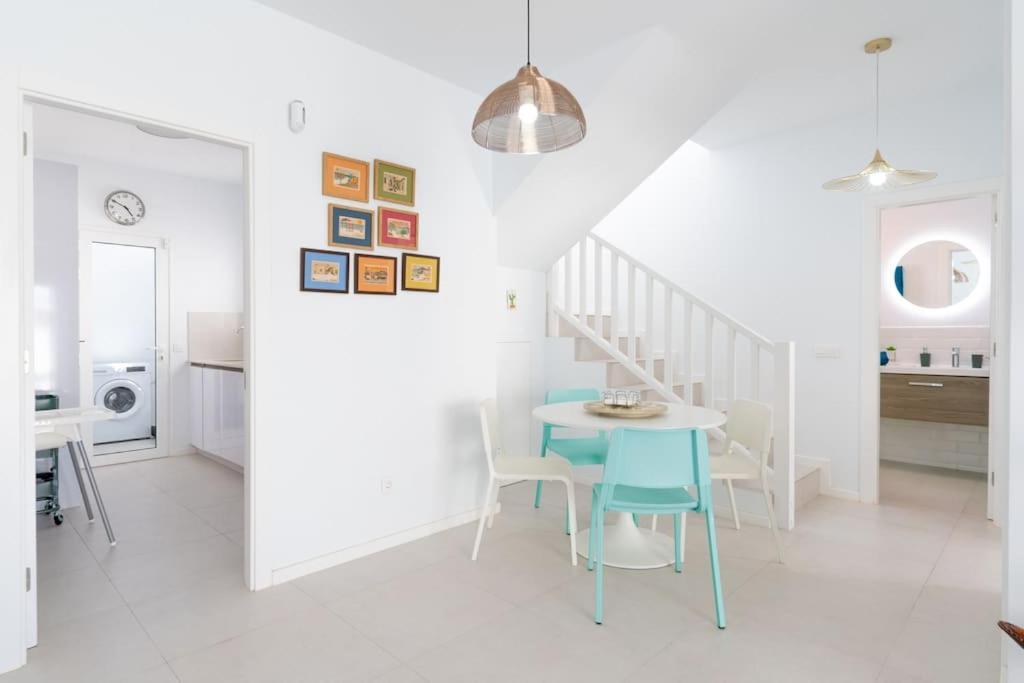 Casa Lolalo - Modern Villa With Pool, 15Min Walk To Marina Rubicon プラヤ・ブランカ エクステリア 写真
