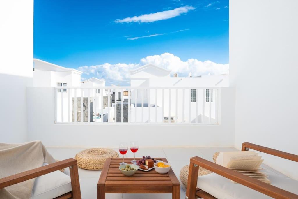 Casa Lolalo - Modern Villa With Pool, 15Min Walk To Marina Rubicon プラヤ・ブランカ エクステリア 写真
