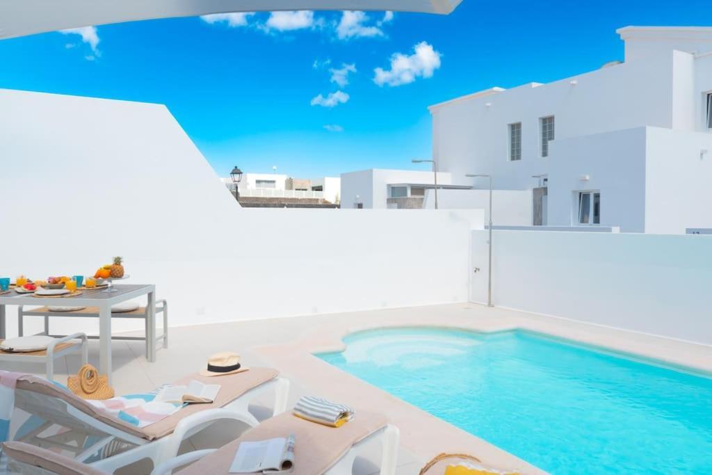 Casa Lolalo - Modern Villa With Pool, 15Min Walk To Marina Rubicon プラヤ・ブランカ エクステリア 写真