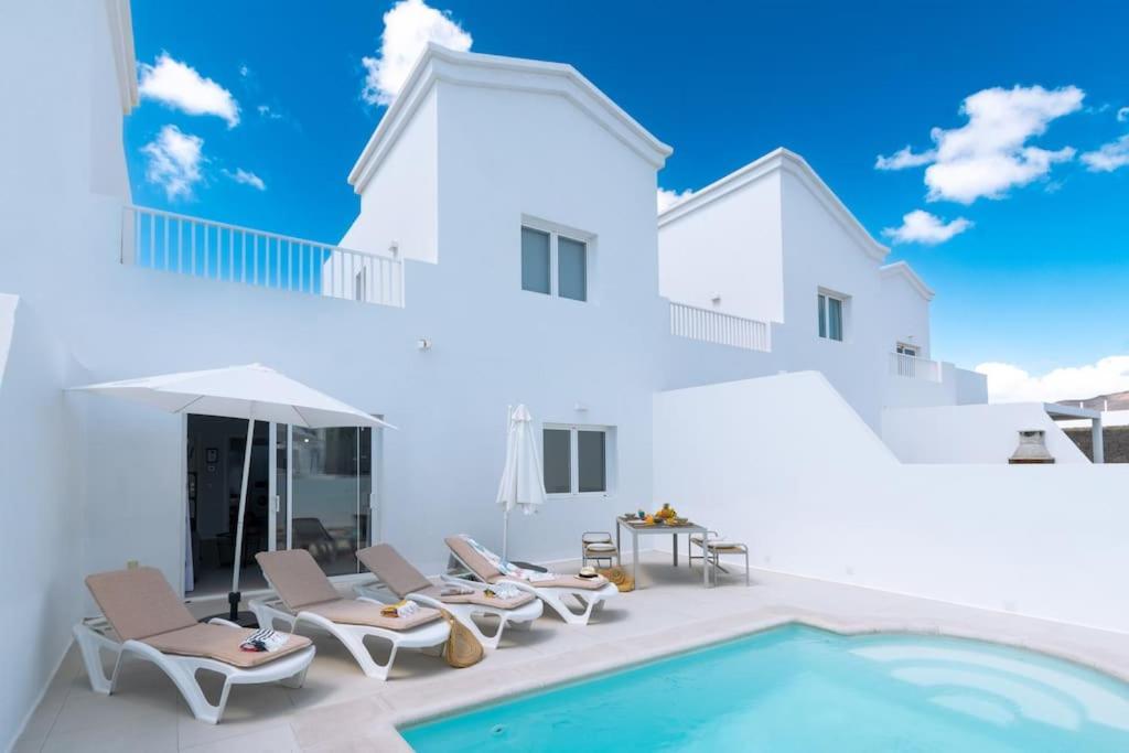 Casa Lolalo - Modern Villa With Pool, 15Min Walk To Marina Rubicon プラヤ・ブランカ エクステリア 写真