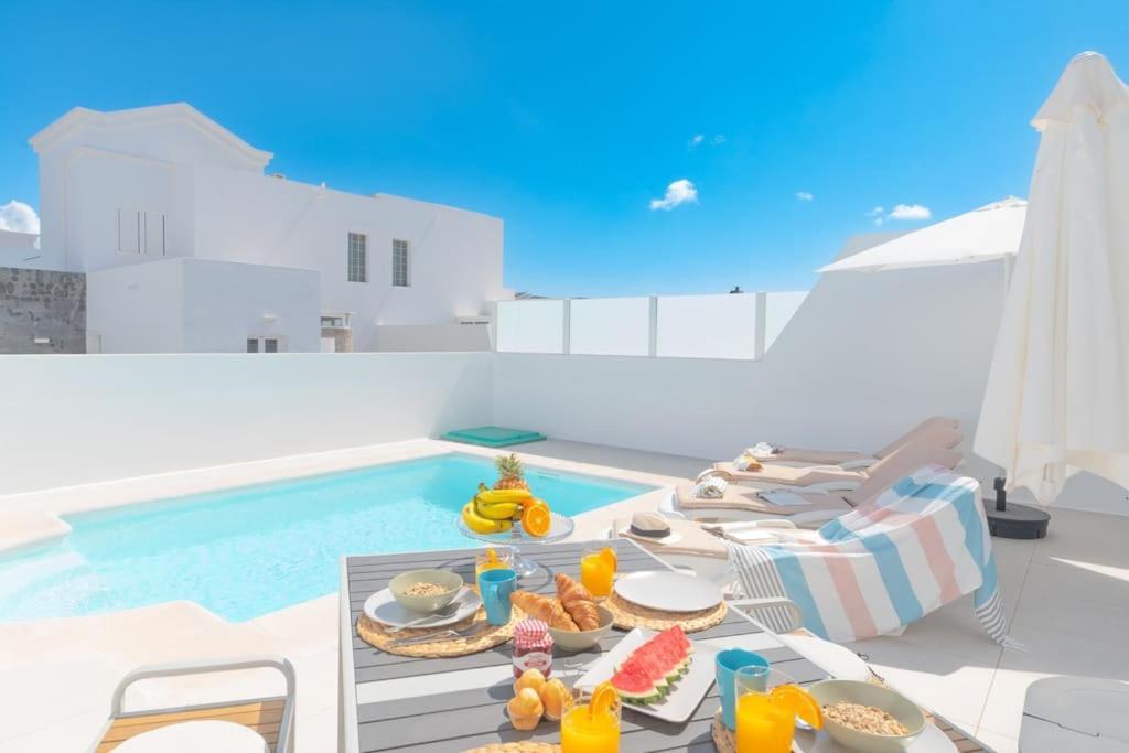 Casa Lolalo - Modern Villa With Pool, 15Min Walk To Marina Rubicon プラヤ・ブランカ エクステリア 写真
