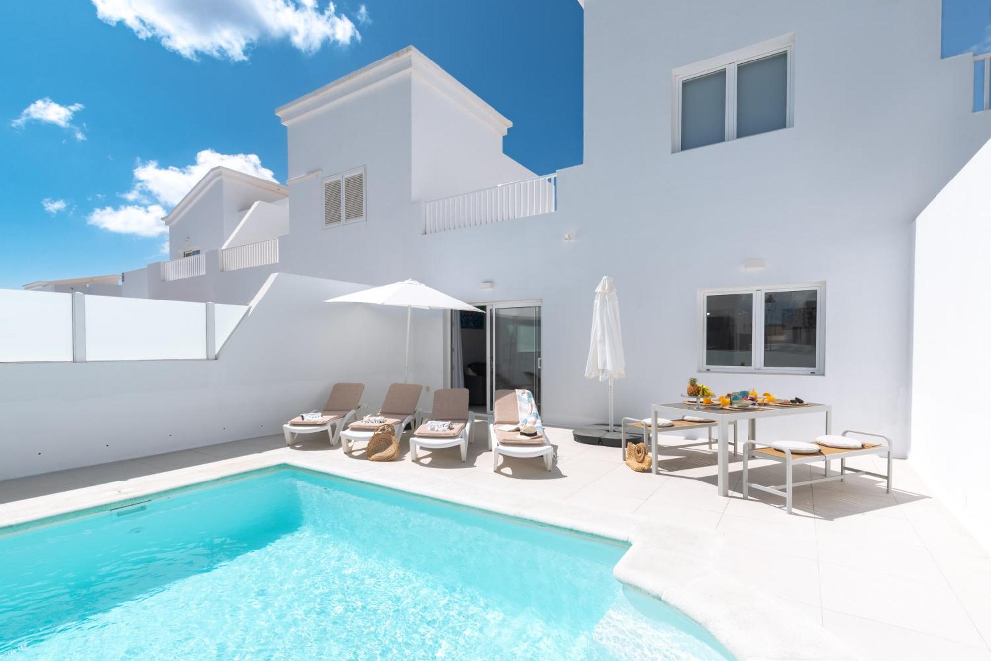 Casa Lolalo - Modern Villa With Pool, 15Min Walk To Marina Rubicon プラヤ・ブランカ エクステリア 写真